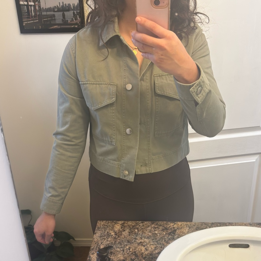 Cropped Jacket - Picture 2 of 3
